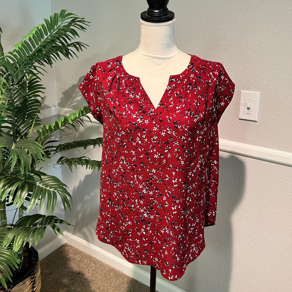 41 Hawthorn Red Floral Split V-Neck Cap Sleeve Blouse
